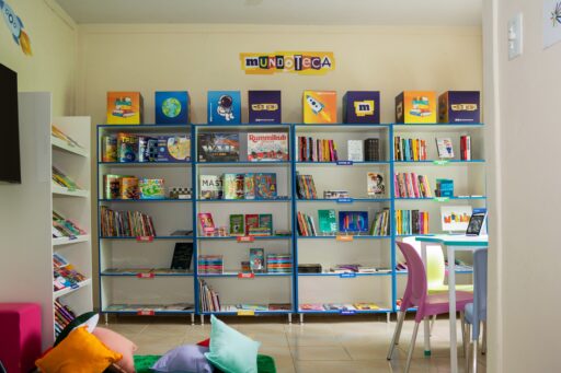 Biblioteca Pública de Divinópolis estreia primeira Mundoteca de MG com 800 livros e cultura grátis