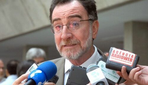 Patrus Ananias é escolhido pelo PT para disputar o governo de Minas Gerais