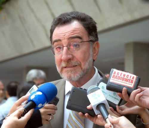Patrus Ananias é escolhido pelo PT para disputar o governo de Minas Gerais