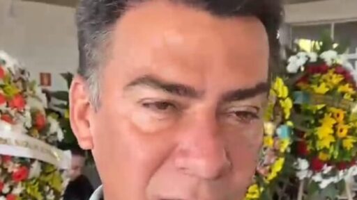 Fábio Avelar presta solidariedade à família Azevedo em despedida de Mateus