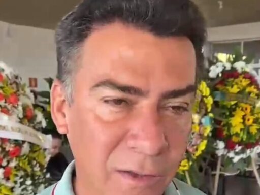 Fábio Avelar presta solidariedade à família Azevedo em despedida de Mateus