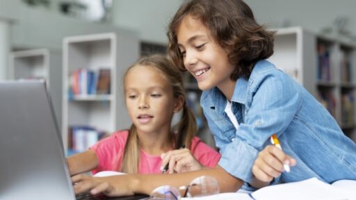 Rede municipal de Divinópolis adota ensino de computação do infantil ao 9º ano
