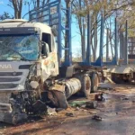 Acidente fatal entre caminhão e carreta bloqueia tráfego na Br-354 em Arcos