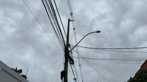 Acidente com rede elétrica causa morte de motorista em Carmópolis de Minas