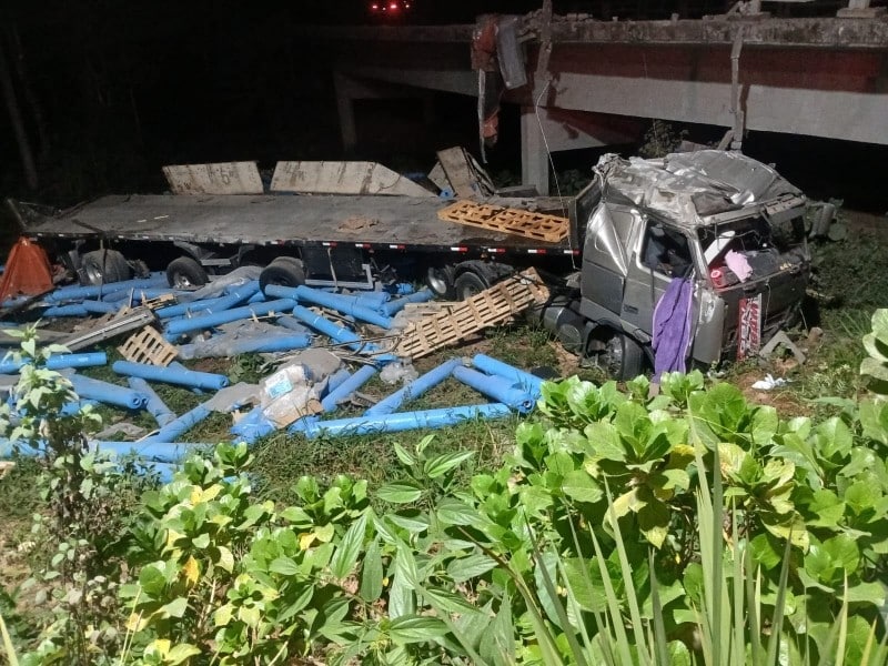 Acidente na Br-262 deixa vítima fatal e motorista ferido em Domingos Martins