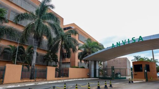 Anvisa proíbe comercialização de 12 produtos de limpeza irregulares
