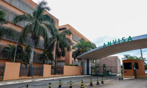 Anvisa proíbe comercialização de 12 produtos de limpeza irregulares
