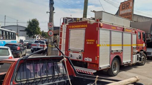 Bombeiros controlam incêndio causado por vazamento de gás em restaurante de Arcos sem deixar feridos