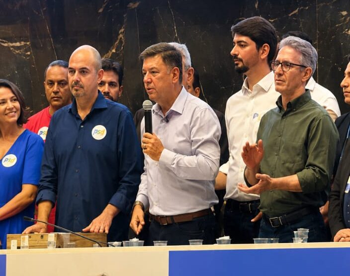 Carlos Viana articula oposição ao governo Lula e reforça apoio a Ronaldo Caiado pelo PSD