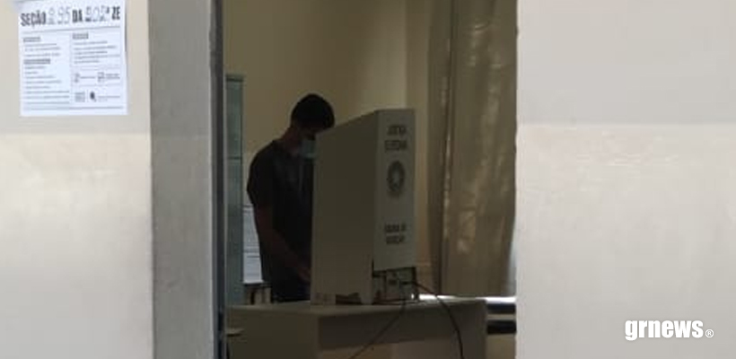 Eleitorado jovem encolhe 22% no Brasil e altera dinâmica das eleições