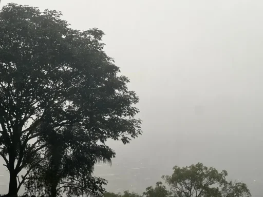 Frente fria traz chuvas e oscilação térmica para Divinópolis e região