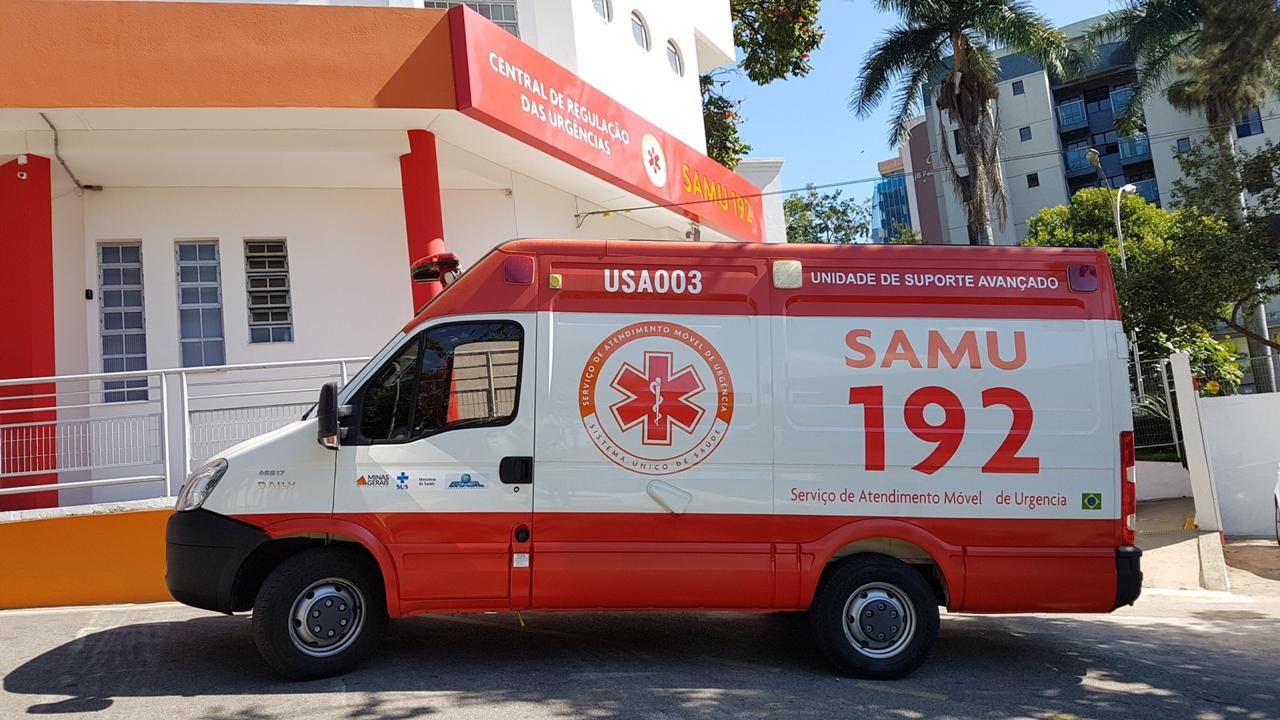 Idosa sofre descarga elétrica grave após rompimento de cabo em Divinópolis