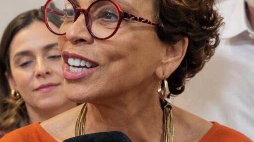 Marília Campos projeta força eleitoral e foco municipalista em visita a Divinópolis