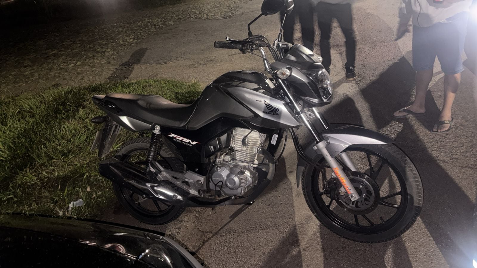 Motociclista inabilitado causa perseguição e coloca pedestres em risco no bairro São José