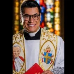 padre chrystian shankar volta a celebrar as missas da fa 1786100118168
