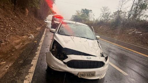 Acidente na Br-352 em Pará de Minas deixa motorista ferido após manobra evasiva