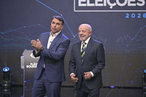 Ataques dominam e propostas escasseiam no primeiro confronto entre Lula e Flávio Bolsonaro