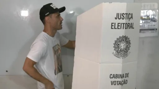 Cleitinho vota em Divinópolis e defende pacificação política em Minas Gerais