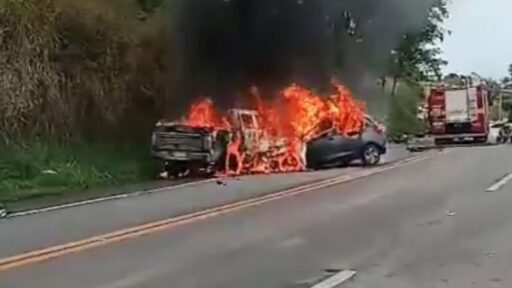 Colisão entre três veículos na Mg-050 resulta em duas mortes em Itaúna