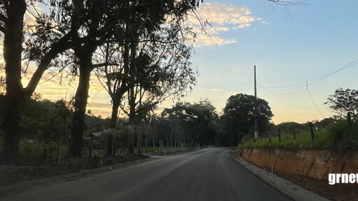 Pavimentação da estrada avança em direção a Paivas
