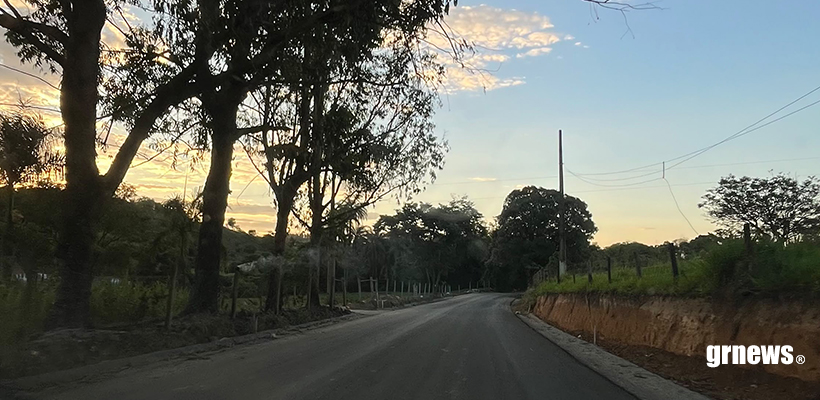 Pavimentação da estrada avança em direção a Paivas