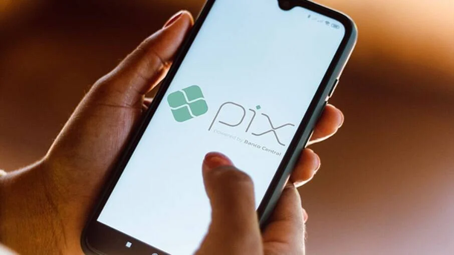 PIX registra queda de 10% após restrições a sites de apostas no Brasil