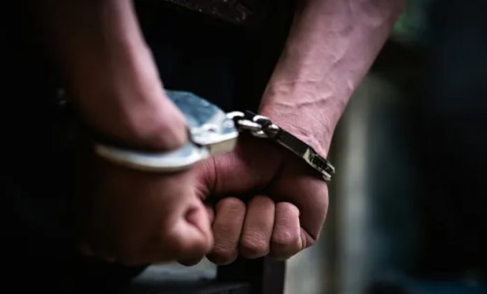 Polícia Civil de prende suspeito de homicídio após perseguição de carro​ ‌em Divinópolis​