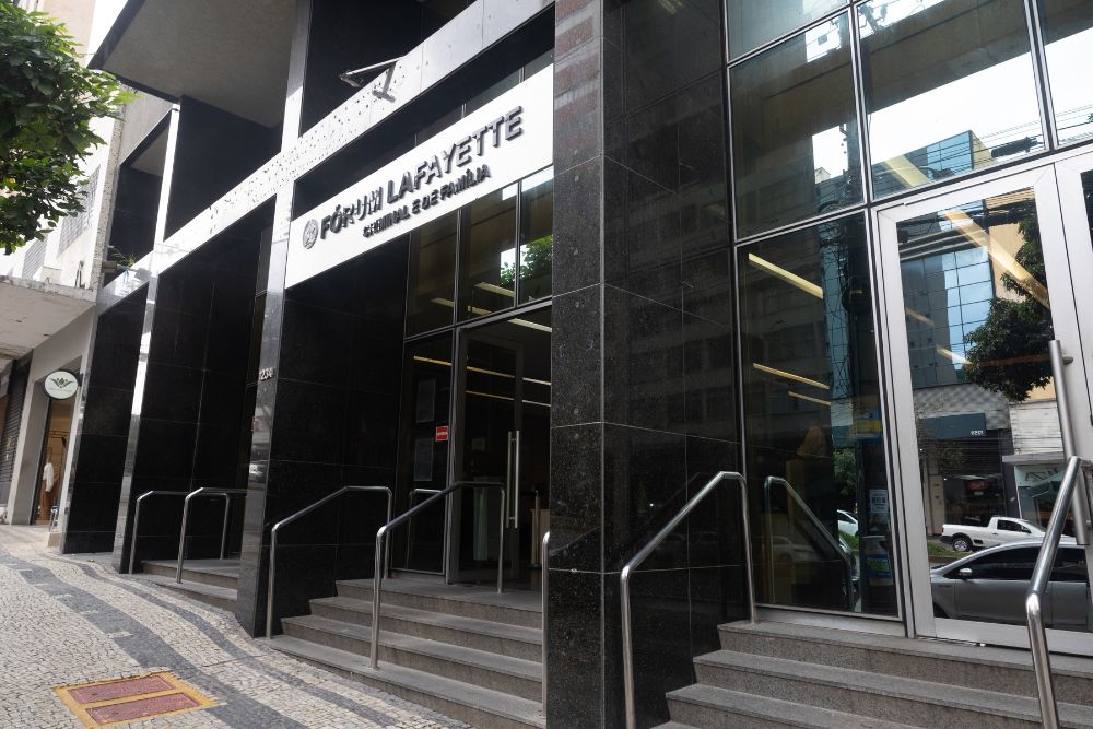 Quatro condenados por tentativa de desviar R$ 3,2 milhões em fraudes judiciais em Minas Gerais